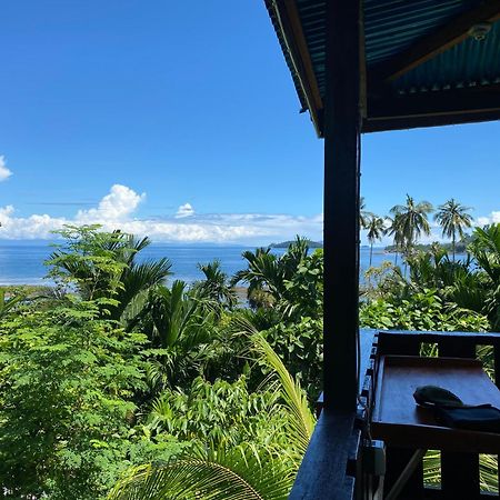 Raja Ampat Family Guest House Saonek Bagian luar foto